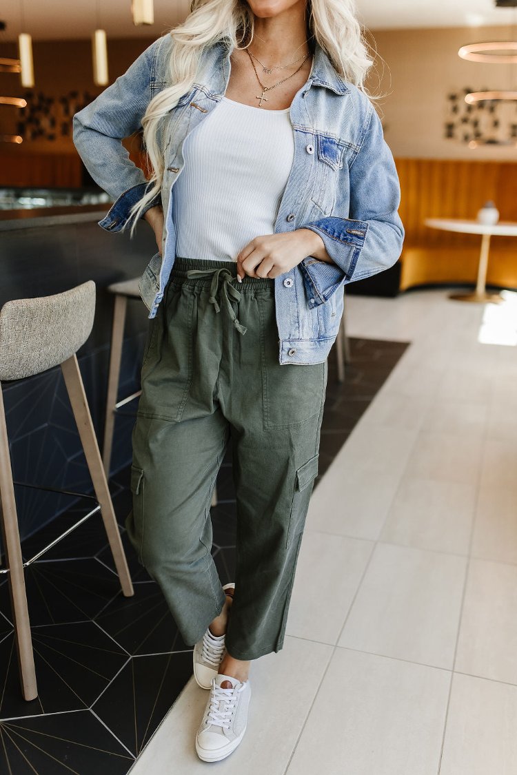 BEVIQUEEN Cargo Crop - Olive