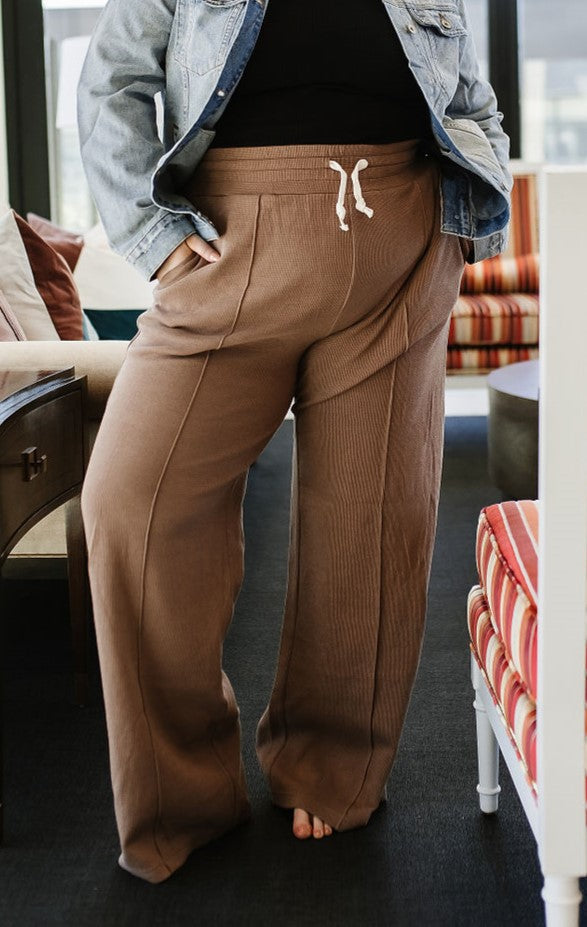 BEVIQUEEN 24/7 Pants - Mocha