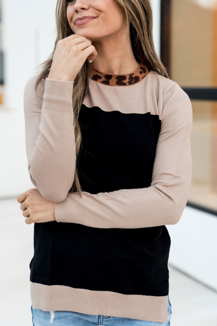 BEVIQUEEN Graham Sweater - Leopard Collar