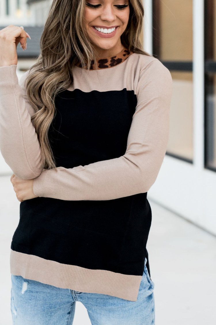 BEVIQUEEN Graham Sweater - Leopard Collar