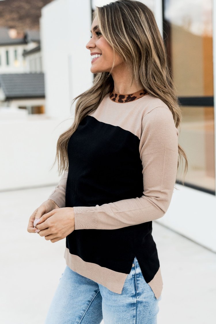 BEVIQUEEN Graham Sweater - Leopard Collar