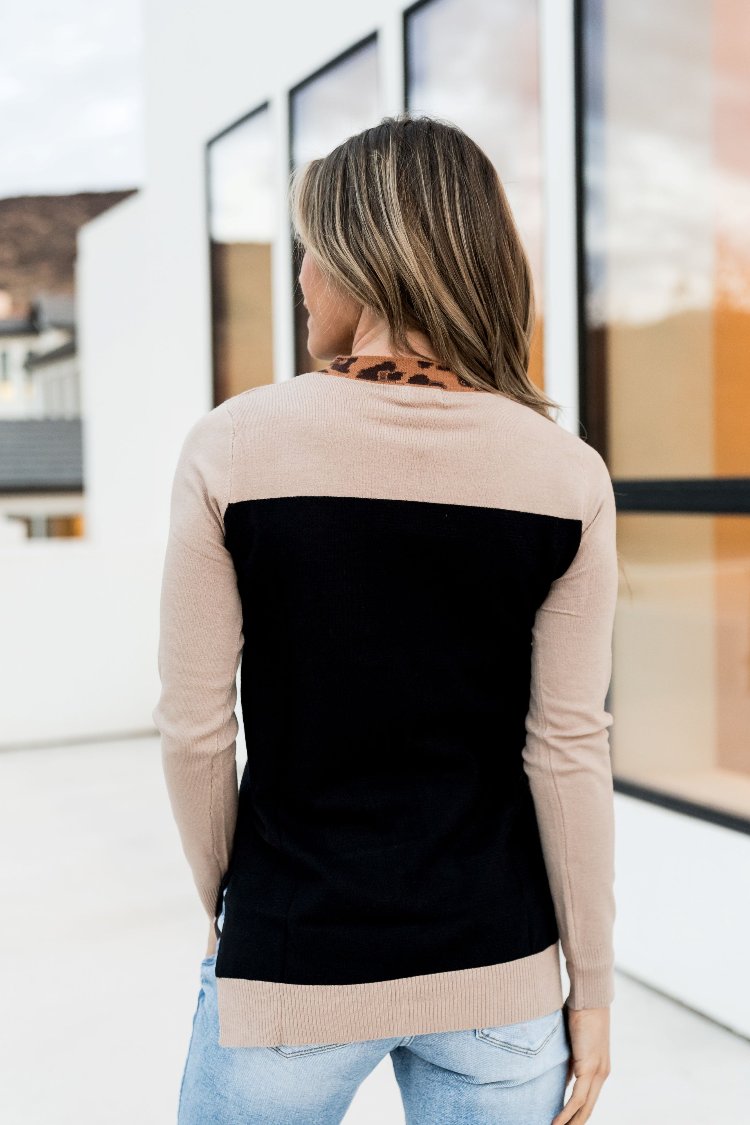 BEVIQUEEN Graham Sweater - Leopard Collar