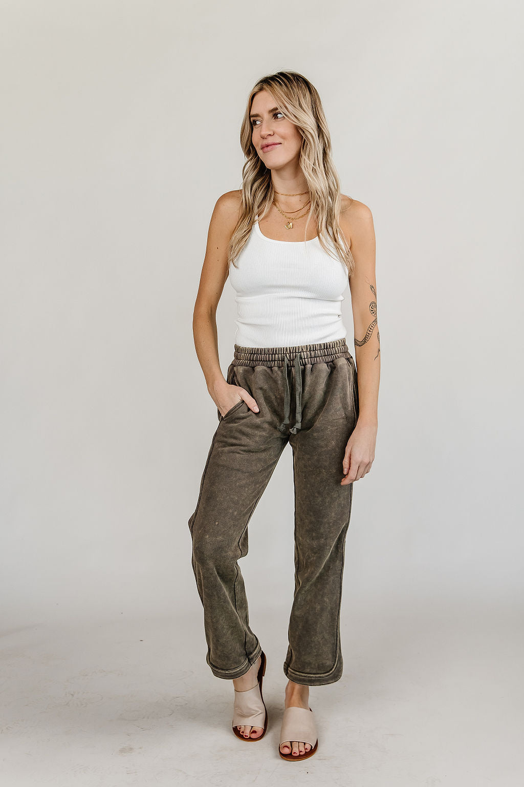 BEVIQUEEN Most Wanted Tank - White