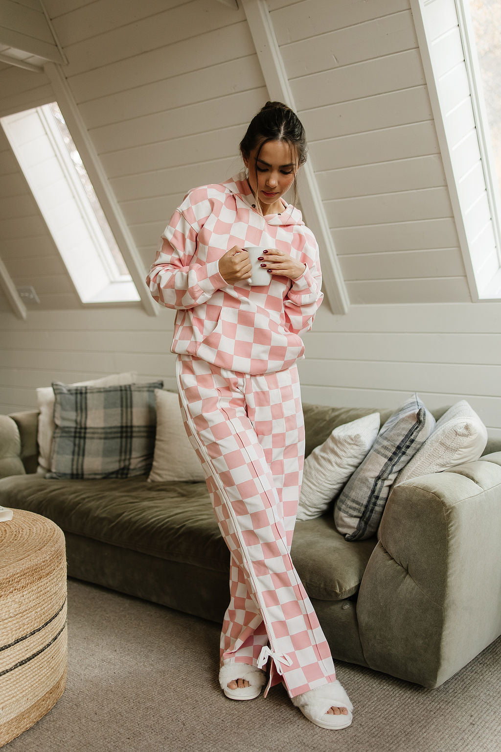 BEVIQUEEN Wide Leg Bow Comfs - Pink & Powerful