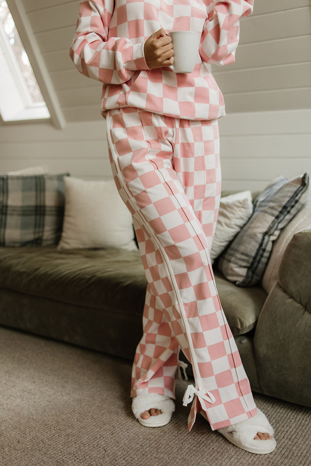 BEVIQUEEN Wide Leg Bow Comfs - Pink & Powerful
